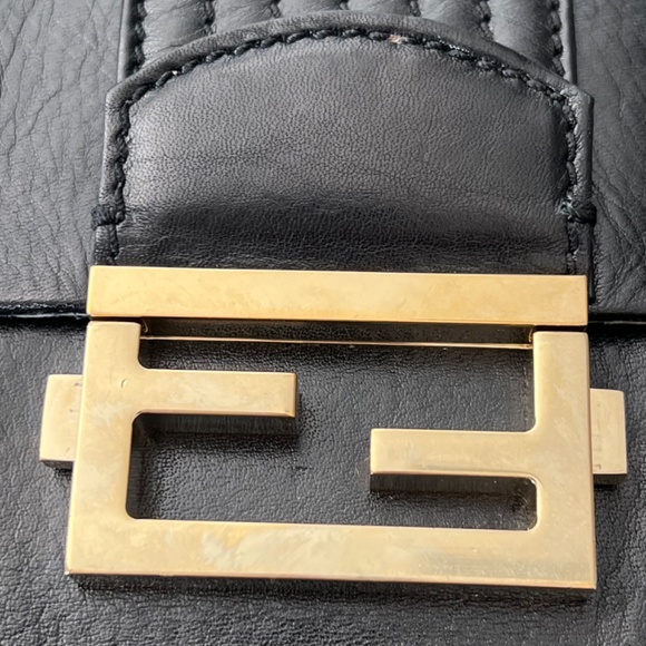 Authentic Fendi  baguette bag - Picture 2 of 12